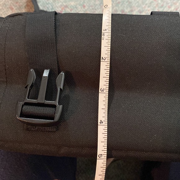 Unisex Quicksilver Messenger/Laptop Bag 12Hx16Lx5D - Picture 8 of 10